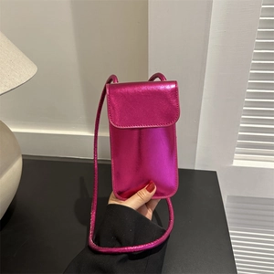 Mini Sac à Bandoulière Tendance pour Femme en Cuir PU Métallisé Petit Sac Carré avec Rabat et Fermoir Magnétique