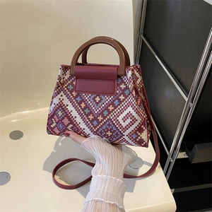 Sac à Épaule Tissé Ethnique pour Femmes Sac Bandoulière Vintage Motif Géométrique Avec Poignée en Bois et Bandoulière Amovible