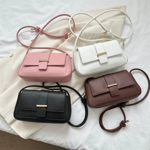 Sac à bandoulière carré minimaliste en quatre couleurs avec bandoulière à nœuds chic