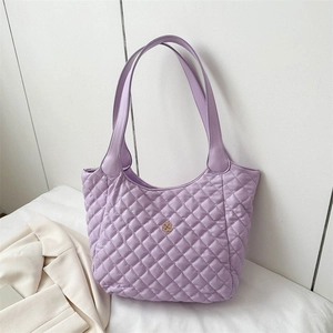 Women Casual Quilted PU Leather Tote Bag Large Capacity Rhombic Pattern Shoulder Bag With Clover Metal Logo Handbag
