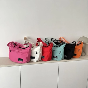 Oxford cloth sports crossbody bags for women in six colors with adjustable straps