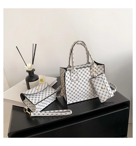 Ensemble 3 pièces avec cabas beige à motif géométrique, bandoulière et portefeuille