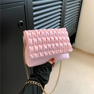Women Urban Minimalist Puffy Ruched Shoulder Bag PU Leather Quilted Small Square Crossbody Bag With Gold Chain Fashion Handbag