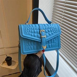 Women Fashion Crocodile Pattern PU Leather Small Square Bag With Golden Hardware Heart Buckle Crossbody Shoulder Handbag