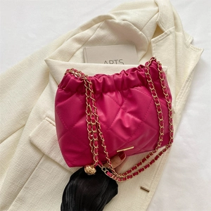 Sac à Épaule en Cuir PU Matelassé Élégant pour Femmes Grande Capacité Sac à Main à Bandoulière Chaîne Plissé Sac en Bandoulière Tendance