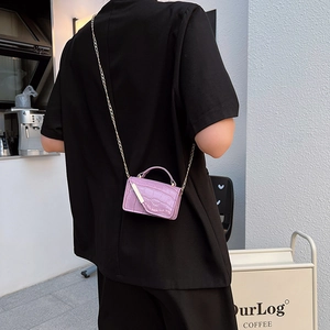 Minimalist purple crocodile pattern small square bag with elegant gold chain strap