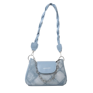 Sac bandoulière tendance en patchwork denim bleu clair avec chaîne fleur et sangle