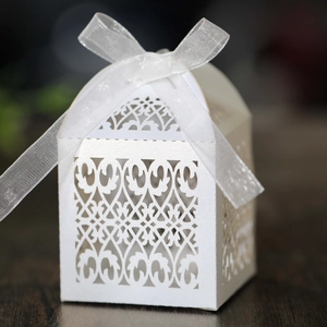 Elegant Laser Cut Hollow Paper Wedding Candy Box With Ribbon Bow Artificial Pearl Paper Party Favor Gift Box For Wedding Decoration