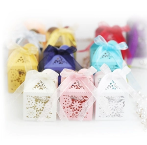 Boîtes à bonbons de mariage découpées au laser avec rubans en plusieurs coloris