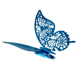 Farfalla 3D blu metallizzato con intaglio laser e finitura a specchio decorativa