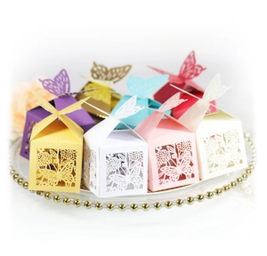 Boîtes cadeaux papillon découpées au laser en plusieurs couleurs pour bonbons de mariage