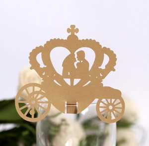 Marque-places de mariage évidés dorés en forme de carrosse citrouille pour verres
