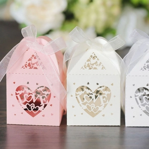 Laser Cut Heart Shape Wedding Favor Candy Box With Love Letters Ribbon Pearlescent Paper Gift Box For Party Decoration