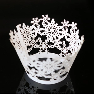 Snowflake Laser Cut Cupcake Wrappers Artificial Pearl Paper Decorative Cake Border For Christmas Party Wedding Winter Holiday Decor