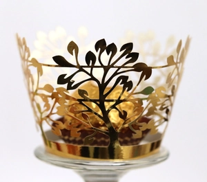 Caissettes à cupcakes dorées découpées au laser avec motif d'arbre pour mariages