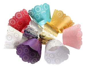 Contours de cupcake ajourés au laser motif fleuri pour décorations de mariage et fête