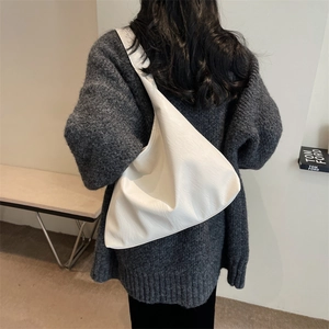 Minimalist white large capacity PU leather tote bag with stylish vertical stitching