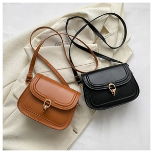 Sacs à bandoulière minimalistes en cuir noir et marron avec boucle en anneau doré