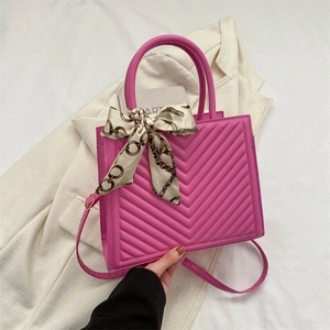 Sac à Épaule en Cuir PU pour Femmes Sac à Main Matelassé Chevron Avec Foulard en Soie Décoratif Sac à Bandoulière Grande Capacité