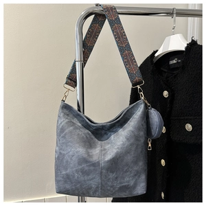 Sac fourre-tout en toile délavée bleu-gris avec bandoulière ethnique et porte-monnaie