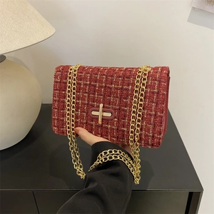 Women Fashion Tweed Plaid Shoulder Bag Classic Small Square Bag with Chain Strap and Metal Lock for Daily Party
