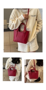 Trois vues du sac seau rouge montrant les styles porté main, épaule et en bandoulière