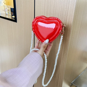 Bolso Bandolera de Moda para Mujer en Forma de Corazón Cuero PU Charol Bolso con Correa de Perlas Artificiales Sintéticas Bolso de Hombro Pequeño para Fiesta Diario Estilo Urbano