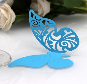Carte de verre papillon bleu ciel découpée au laser avec motif dentelle évidé