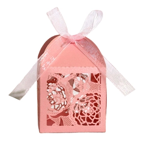 Boîte à bonbons de mariage rose découpée au laser avec ruban et motif de rose