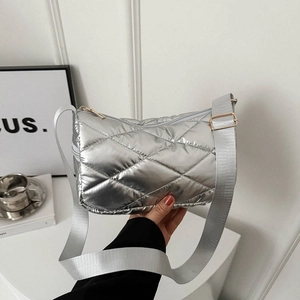 Sac à Épaule Matelassé Minimaliste pour Femmes Argent Métallisé Noir Puffer Tote Grille Sac Sous le Bras Sac à Main Décontracté