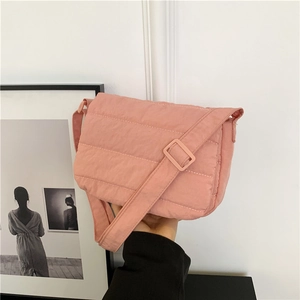 Sac à Bandoulière Matelassé pour Femmes Sacoche Rembourrée Légère Couleur Unie Style Décontracté Doux Petit Sac Carré