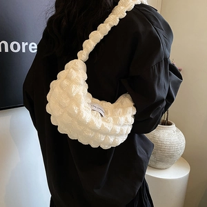 White bubble texture shoulder bag with pleated handle and LOVE FASHION label detail
