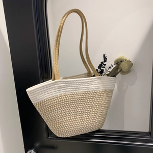 Sac Fourre-tout en Paille Tissée de Grande Capacité pour Femmes Sac à Épaule Rayé Épissé pour Vacances à la Plage Mode Quotidienne