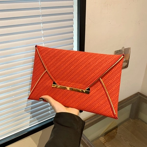 Pochette Enveloppe Tendance pour Femme Sac à Épaule Grande Capacité PU Couleur Unie Texture Tissée Bord Métal Or Sac à Main