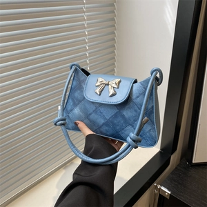 Fashionable Women PU Leather Shoulder Bag With Metal Bowknot Elegant Diamond Lattice Underarm Small Square Bag For Daily