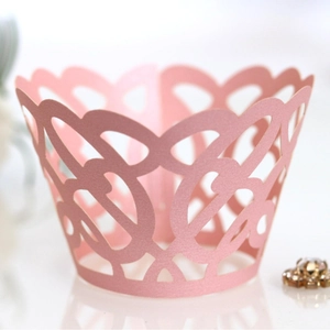 Contours de Cupcake Découpe Laser Fleur Cœur Ajouré Dentelle Papier Perlé pour Mariage Anniversaire Fête Décoration