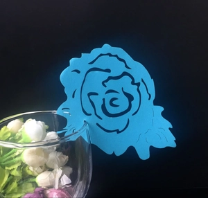 Segnaposto a rosa blu tagliato al laser per decorazioni di tavoli da matrimonio