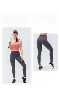 Vue détaillée du legging de yoga taille haute sensation nue avec effet sculptant