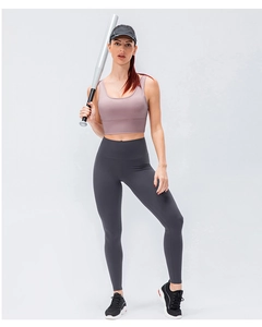 Détail du soutien-gorge de sport et legging de yoga taille haute à haute élasticité