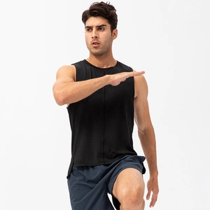 Men's loose quick-dry athletic tank top for basketball and running with side slits