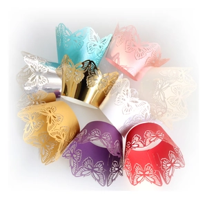 Élégantes caissettes à cupcakes papillon découpées au laser en couleurs nacrées
