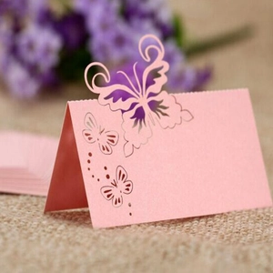 Élégants Marque-places Papillon Ajourés au Laser en Papier Perlé Pour Mariage Banquet Fête d'Anniversaire Décor