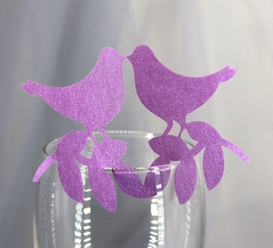 Segnaposto a forma di uccellini viola glitterati per decorazione calice nozze