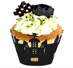 Schwarze Halloween Cupcake Förmchen mit lasergeschnittenem gotischem Schloss
