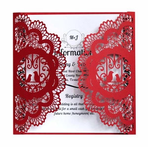 Invitation de mariage rouge découpée au laser avec dentelle fine et motif d'oiseaux