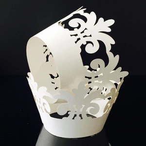 Contours de Cupcake Couronne Florale Découpe Laser Style Européen Papier Perlé Bordures Décoratives de Gâteau Pour Mariage Fête