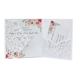 Elegantes lasergeschnittenes Hochzeitskarten-Set mit Blumenkarte und RSVP-Karte