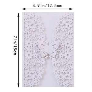 Pochette d'invitation blanche découpée au laser avec papillon 3D, 12,5 x 18 cm