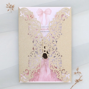 Invitation découpée au laser champagne pailleté avec illustration fille Quinceañera
