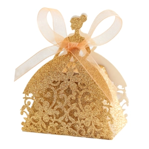 Boîte à bonbons dorée scintillante en forme de princesse avec motifs ajourés au laser